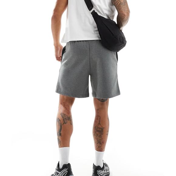 The North Face Men’s Gray Sweatshorts Size Large Drawstring Pockets Logo - Picture 2 of 10